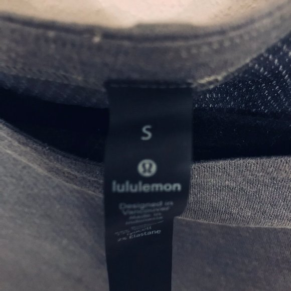 Lululemon Short Sleeve Shirt - Picture 5 of 5
